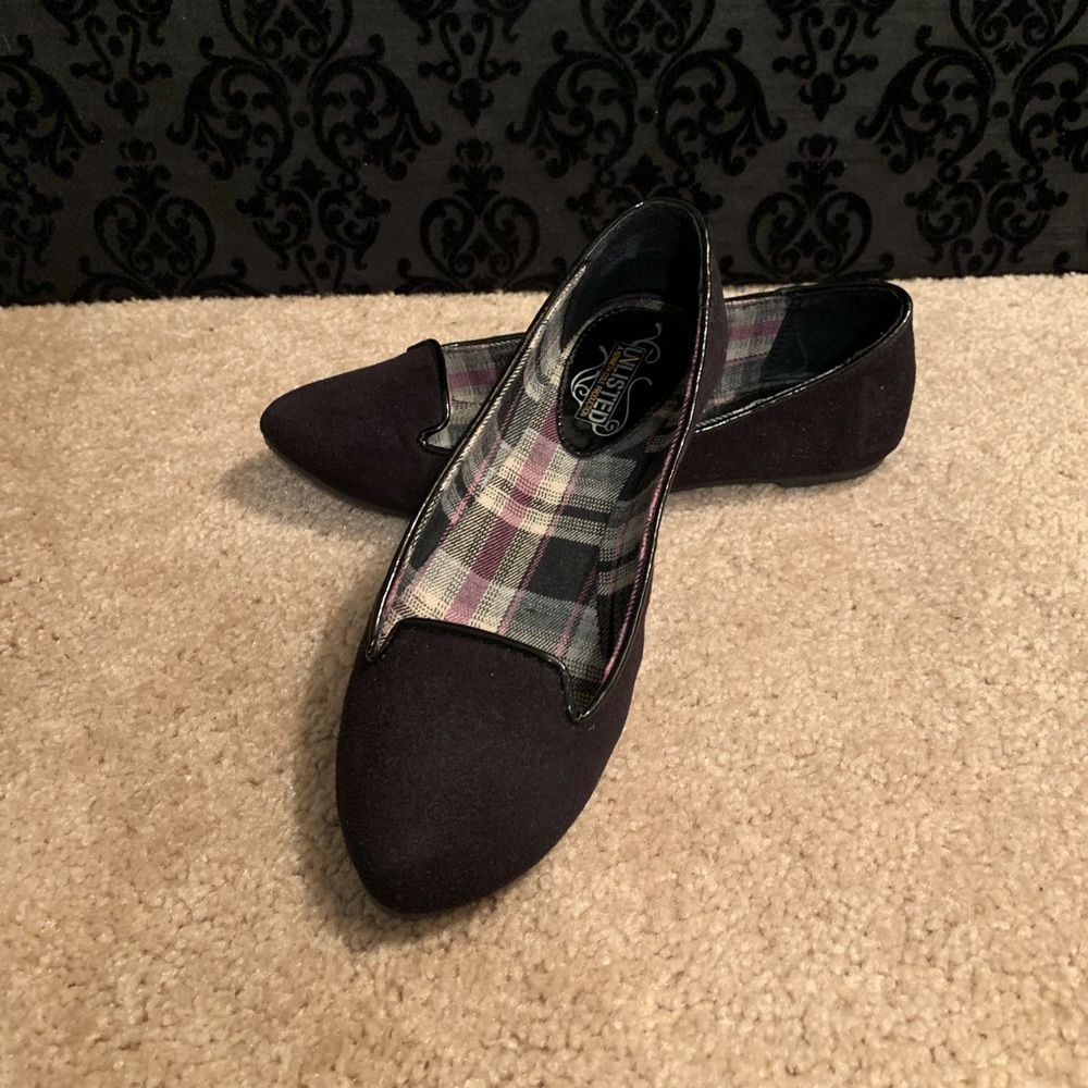 Unlisted Black Flats